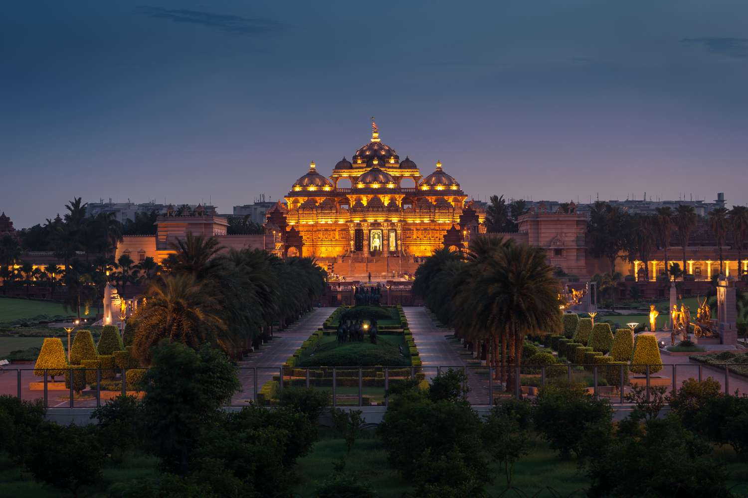 Dehradun Taxi Service